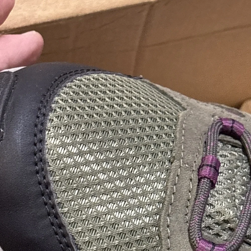 New Merrell Oakcreek‎ Olive  Waterproof Hiking Shoes Womens Sz 11 J03592